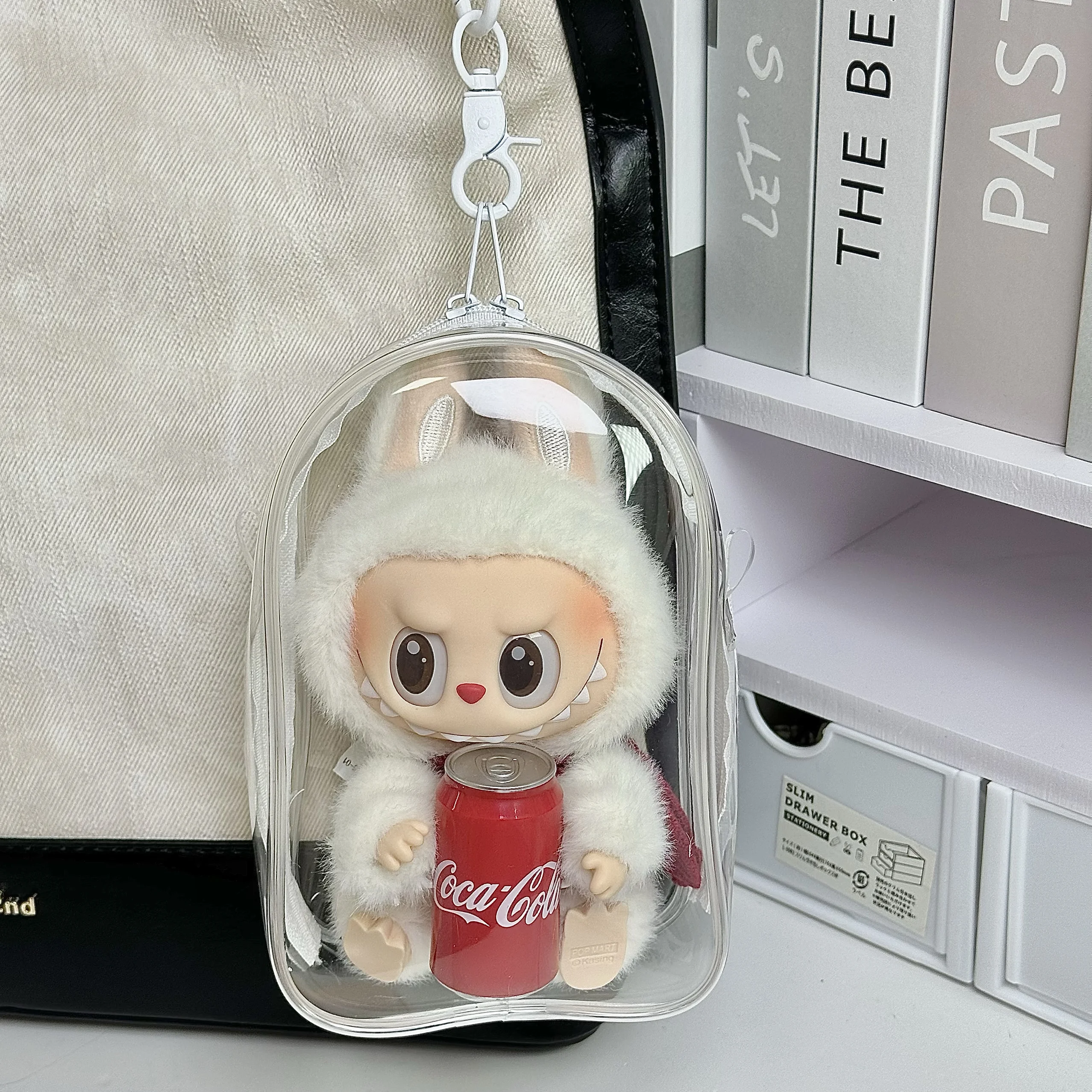 Skullpanda, Π·ΠΈΠΌΠ½ΡΡ ΡΠΈΠΌΡΠΎΠ½ΠΈΡ, ΠΏΠ»ΡΡΠ΅Π²Π°Ρ ΠΊΡΠΊΠ»Π°, Π·Π°ΡΠΈΡΠ½ΡΠΉ ΡΠ΅Ρ
ΠΎΠ», ΡΠΊΠ°Π½Ρ Π΄Π»Ρ ΡΠΈΠ΄Π΅Π½ΠΈΡ, ΡΡΠΌΠΊΠ° Π΄Π»Ρ ΠΏΡΠΎΠ³ΡΠ»ΠΎΠΊ, 15 ΡΠΌ, Ρ
Π»ΠΎΠΏΠΊΠΎΠ²Π°Ρ ΠΊΡΠΊΠ»Π°, ΡΡΠΌΠΊΠ° Π΄Π»Ρ Π±ΠΎΠ»ΠΈ, Π°ΠΊΡΠ΅ΡΡΡΠ°ΡΡ Skullpanda, Π·ΠΈΠΌΠ½ΡΡ ΡΠΈΠΌΡΠΎΠ½ΠΈΡ, ΠΏΠ»ΡΡΠ΅Π²Π°Ρ ΠΊΡΠΊΠ»Π°, Π·Π°ΡΠΈΡΠ½ΡΠΉ ΡΠ΅Ρ
ΠΎΠ», ΡΠΊΠ°Π½Ρ Π΄Π»Ρ ΡΠΈΠ΄Π΅Π½ΠΈΡ, ΡΡΠΌΠΊΠ° Π΄Π»Ρ ΠΏΡΠΎΠ³ΡΠ»ΠΎΠΊ, 15 ΡΠΌ, Ρ
Π»ΠΎΠΏΠΊΠΎΠ²Π°Ρ ΠΊΡΠΊΠ»Π°, ΡΡΠΌΠΊΠ° Π΄Π»Ρ Π±ΠΎΠ»ΠΈ, Π°ΠΊΡΠ΅ΡΡΡΠ°ΡΡ