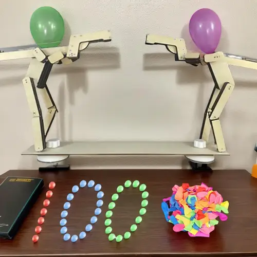 Imagen 2 del producto Marionetas de tiro de madera Juego de globos Headshot WoodBots Juego de fiesta de estrategia para 2 jugadores con 100 globos