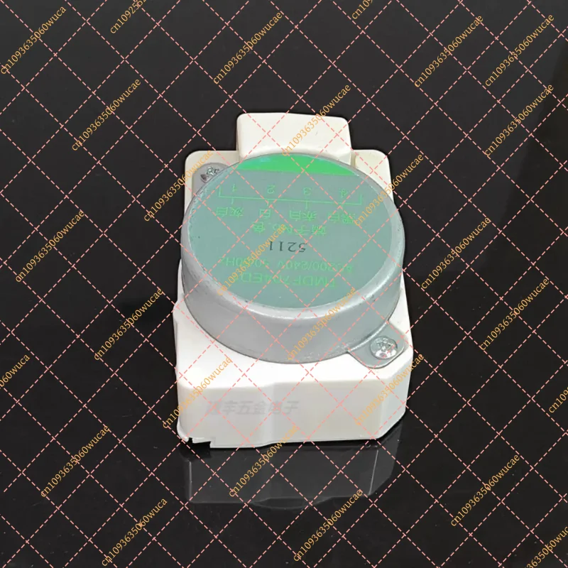 Refrigerator Defrost Timer TMDF704ED1 AC 200-240V 50/60Hz Defrosting Timer Replacement for Toshiba Refrigerator Freezer Parts