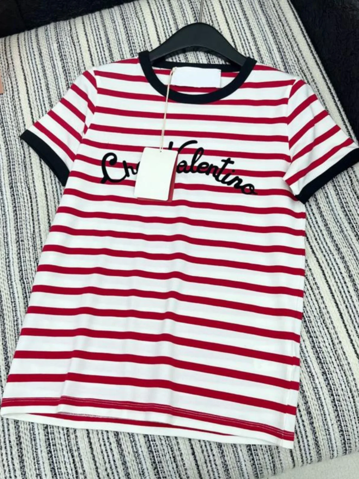 

Лето 2025: Новая женская приталенная футболка с коротким рукавом, бархатными вставками и буквенным принтом, базовая, с круглым вырезом, из хлопка, повседневный топ