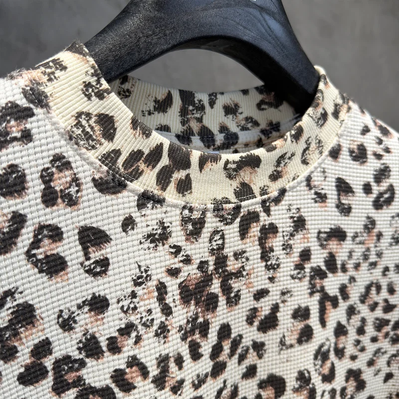 QICHE Men American Vintage Leopard Print Waffle Knit Long Sleeve T Shirt Loose Drop Shoulder Casual Top For Autumn Winter