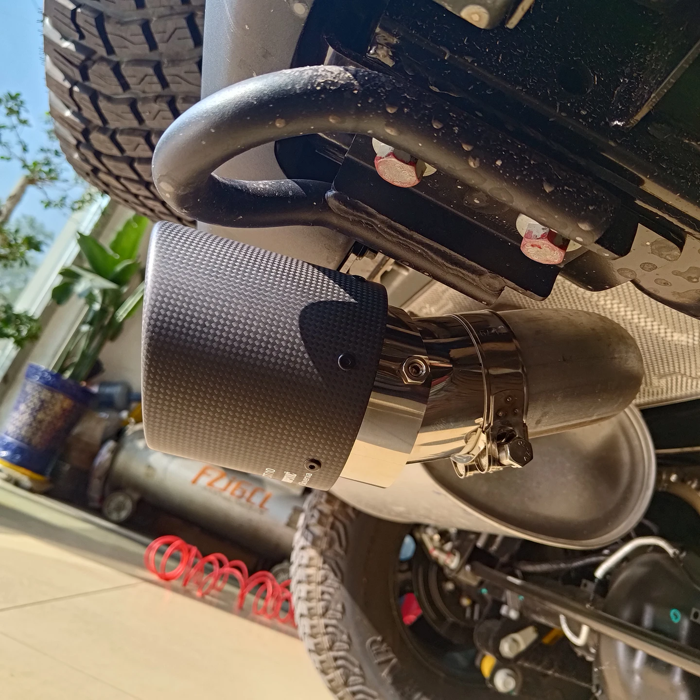 Car Exhaust Tip Muffler End Pipe Protector Stainless Steel Tail Decoration Carbon Fiber Tip for Ford Bronco 6th Gen. 2021-2025