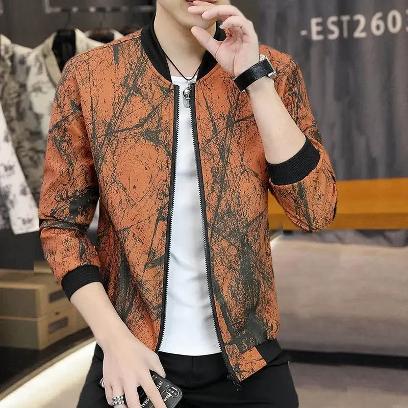 

Модные повседневные куртки с воротником-стойкой и карманами на молнии с принтом, мужская одежда, весенне-осенние новые свободные корейские топы, универсальные пальто