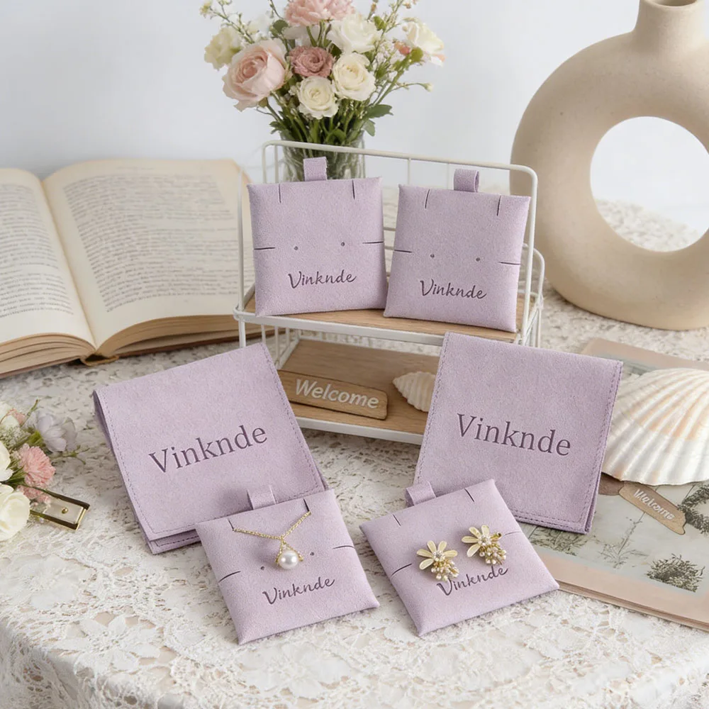 

Персонализированный подарочный мешочек для украшений с логотипом, светло-фиолетовый, 8x8, с жесткой вставкой из картона, для свадебных сувениров, замшевый, органайзер