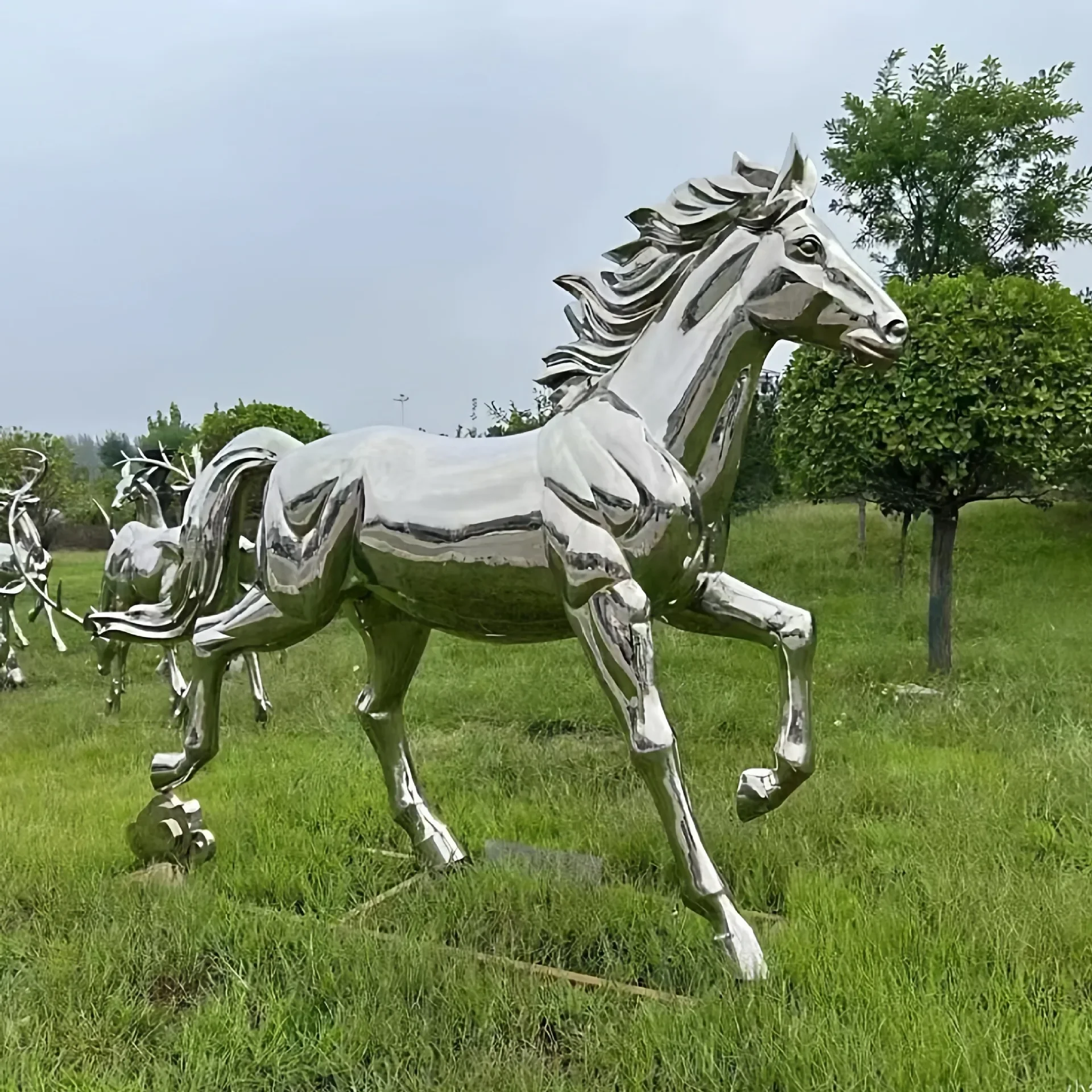7.15-c13  Stainless steel horse sculpture outdoor creative landscape small floor ornament metal white steel animal decoration
