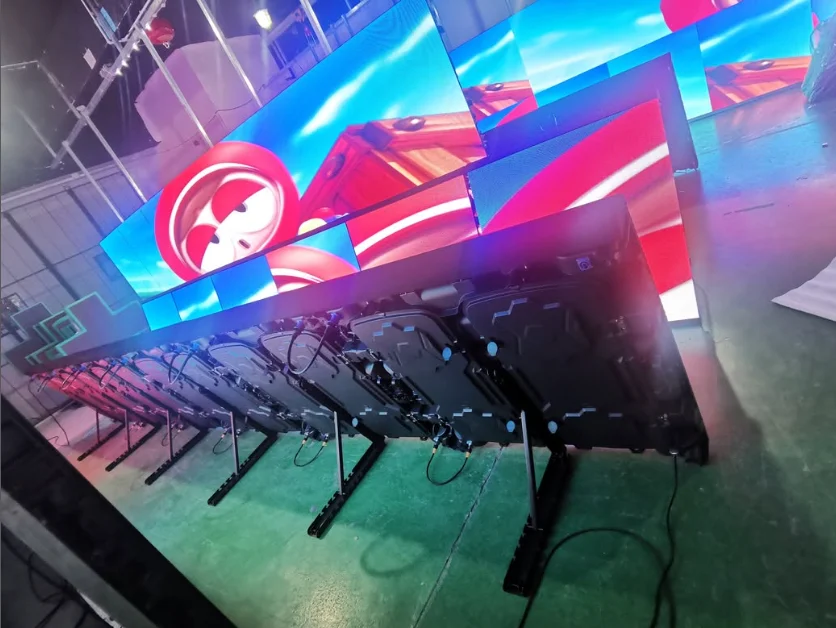 شاشة LED عالية السطوع للاستاد الداخلي لكرة السلة وكرة القدم سهلة التركيب لعرض الملعب ولوحة LED من الحديد المصبوب من الألومنيوم