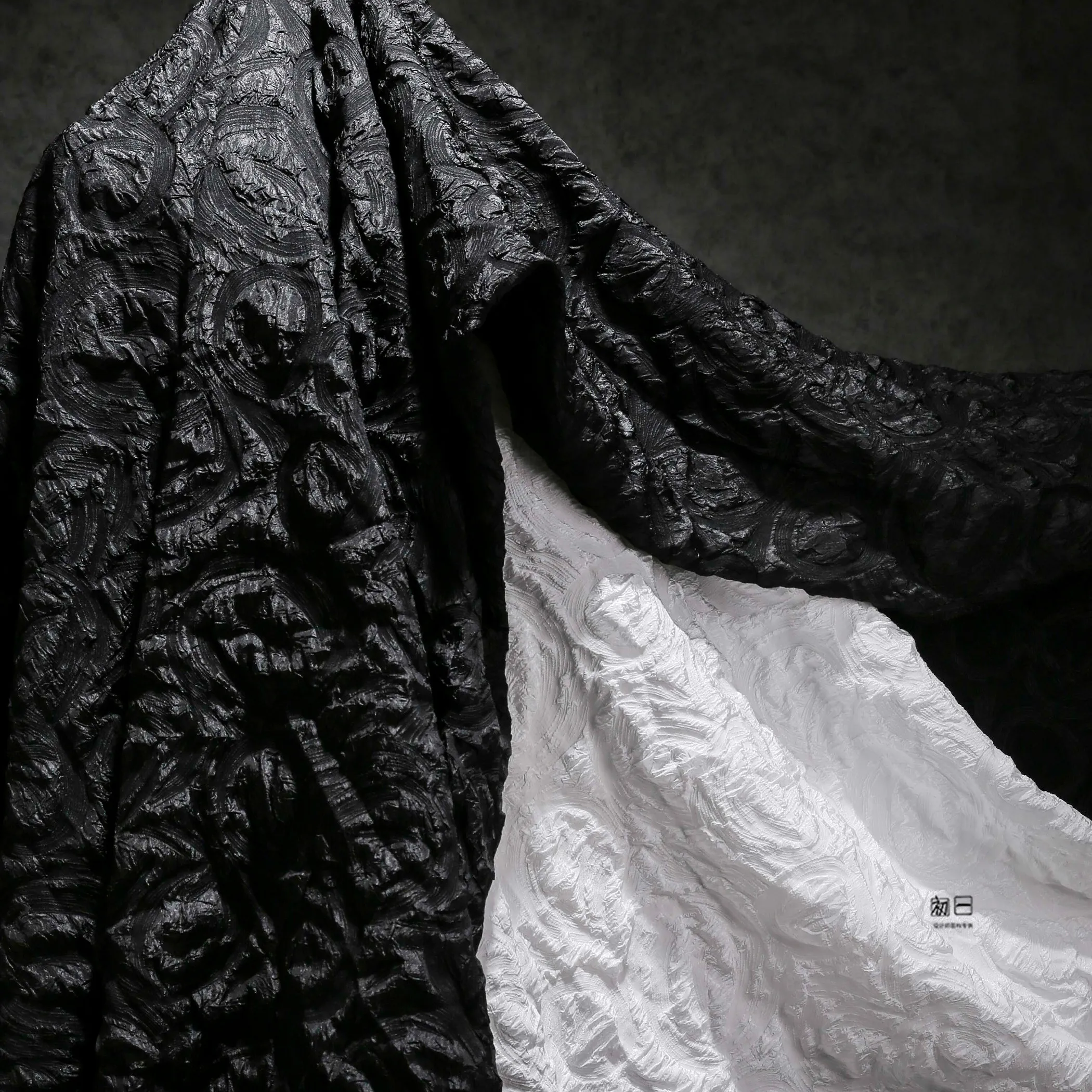 White Stroke Circle Embossed Jacquard Fabric/Three-Dimensional Texture Reconstruction Creative Clothing Coat Designer Fabric