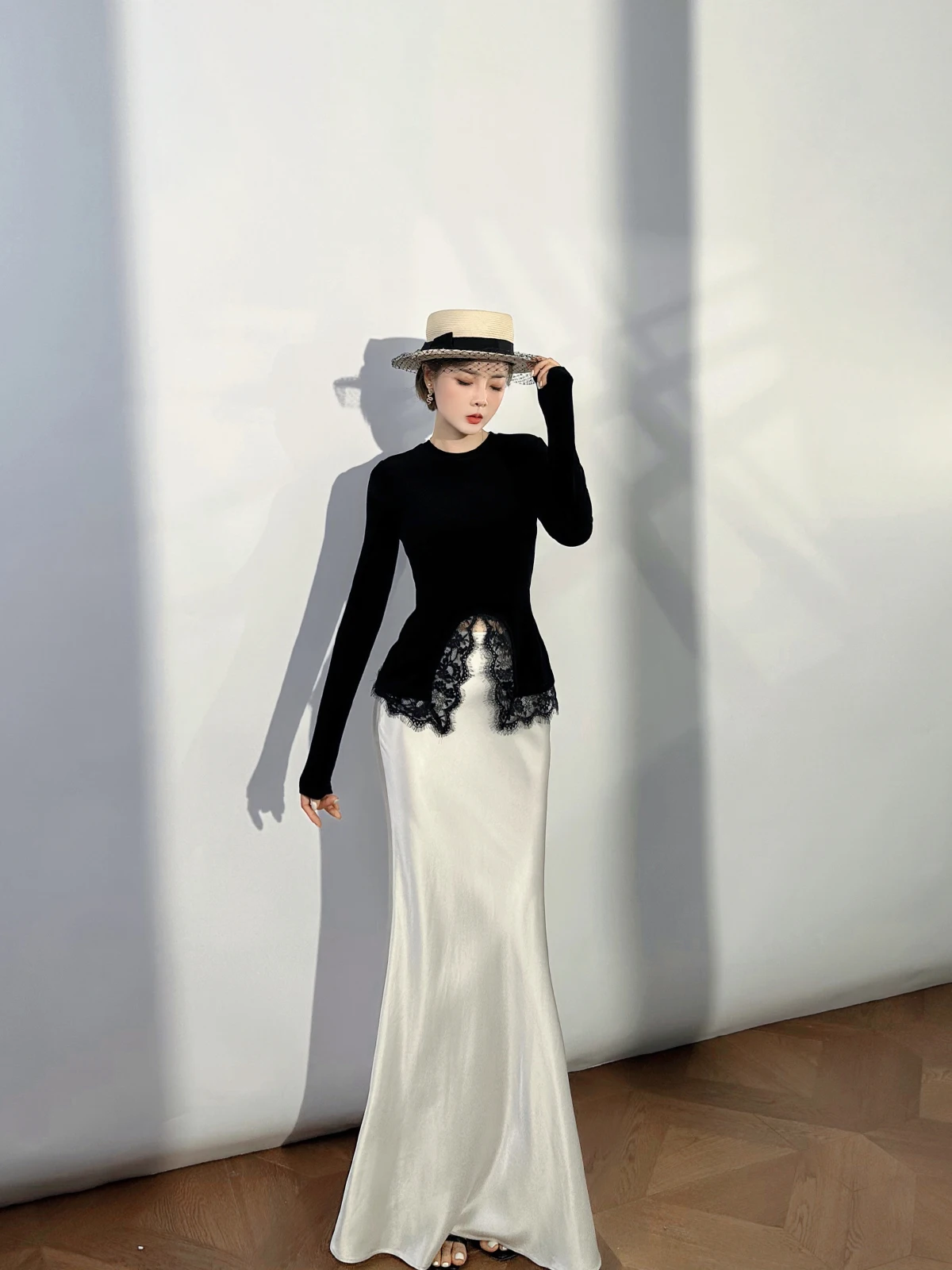 

Комплект XULU: Оригинальный однотонный вязаный топ с круглым вырезом и элегантная юбка-миди с высокой талией из ацетата, фасон «рыбий хвост»