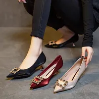 Pointed Toe High Heel Design Sensation 2025 New Spring Wedding Shoes Versatile Bride Shoes Low Cut Single Shoes Women Medium Hee