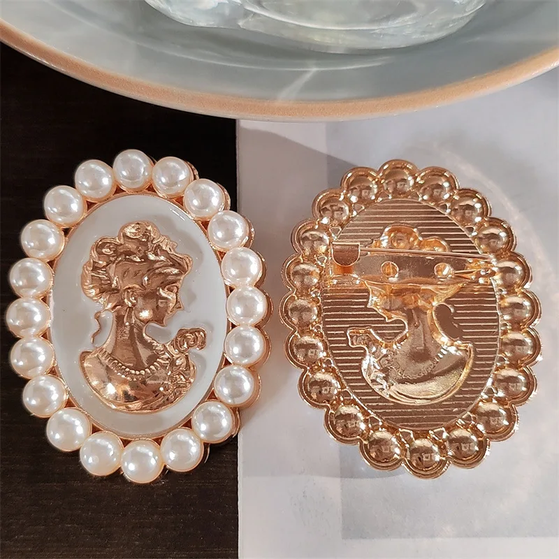 Imitation Pearl Lady Head Badge Brooches Women Vintage Classice Beauty Figure Oval Brooch Pins Party Office Banquet Gifts