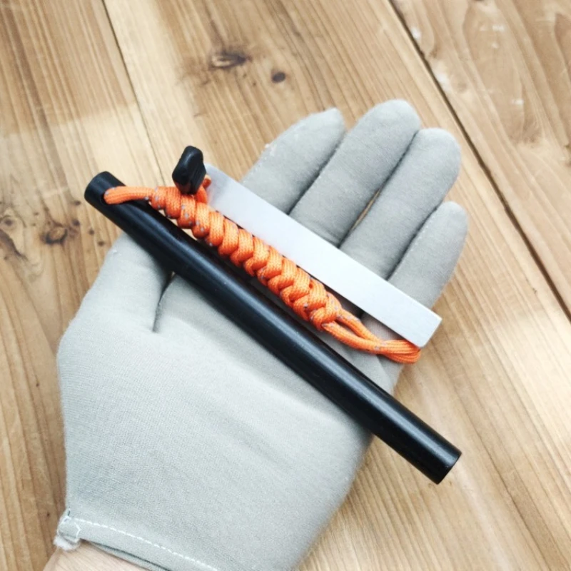Magnesium Fire Starter - Przyrząd do rozpalania ognia Explorer Magnesium