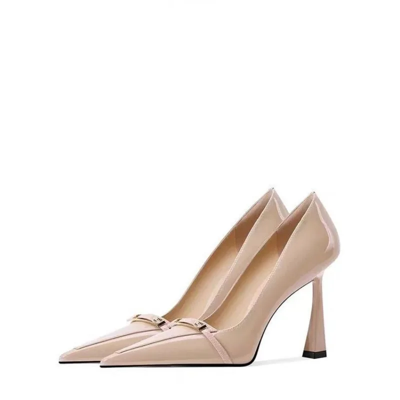 Thumbnail 2 - #17 Latest Middle Heels Offers