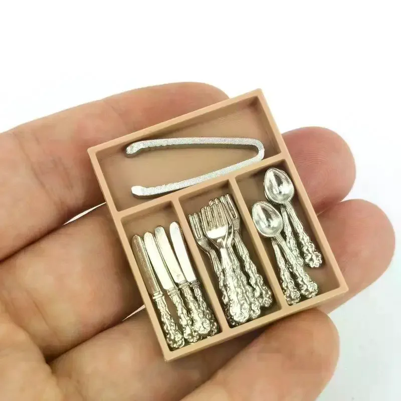 

1:12 Dollhouse Mini Knife Fork Spoon Clips Tableware With Storage Box 1 Set Doll House Kitchen Supplies Utensils Accessories