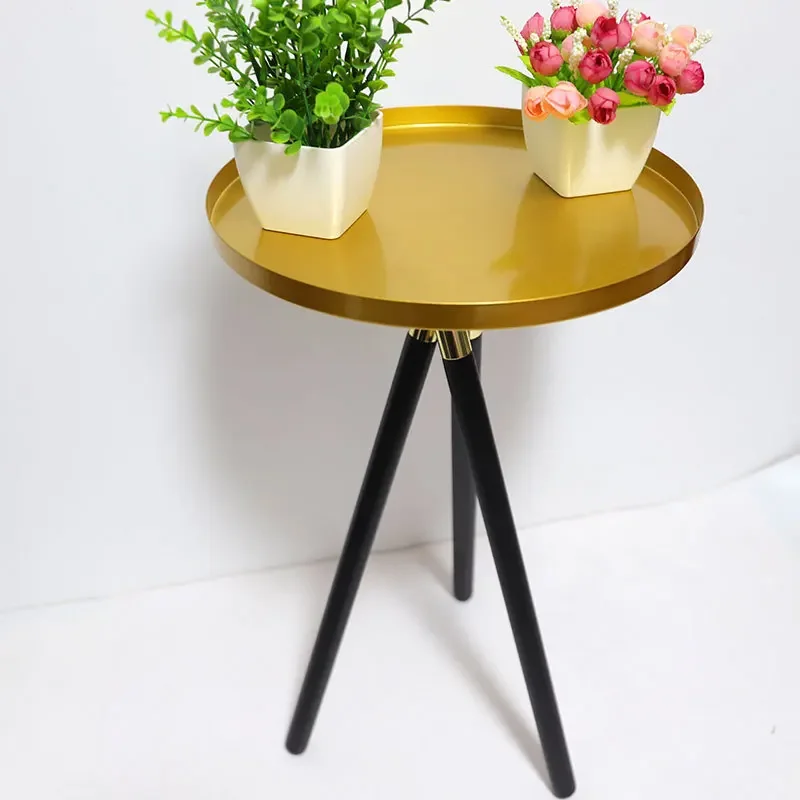 Metal three-legged gold round coffee table Creative home living room coffee small side table Simple small apartment tea table