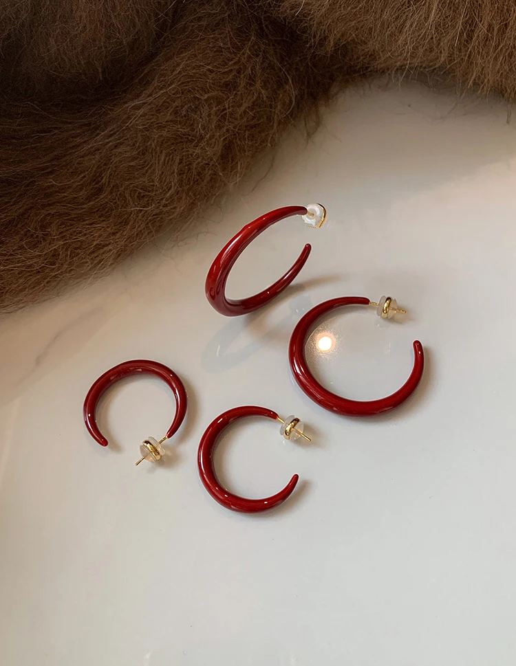 2026 Neujahrs-Ohrringe in Weinrot mit Emaille, C-förmig, europäischer und amerikanischer Stil, schlichte Accessoires für Damen – Detail 14