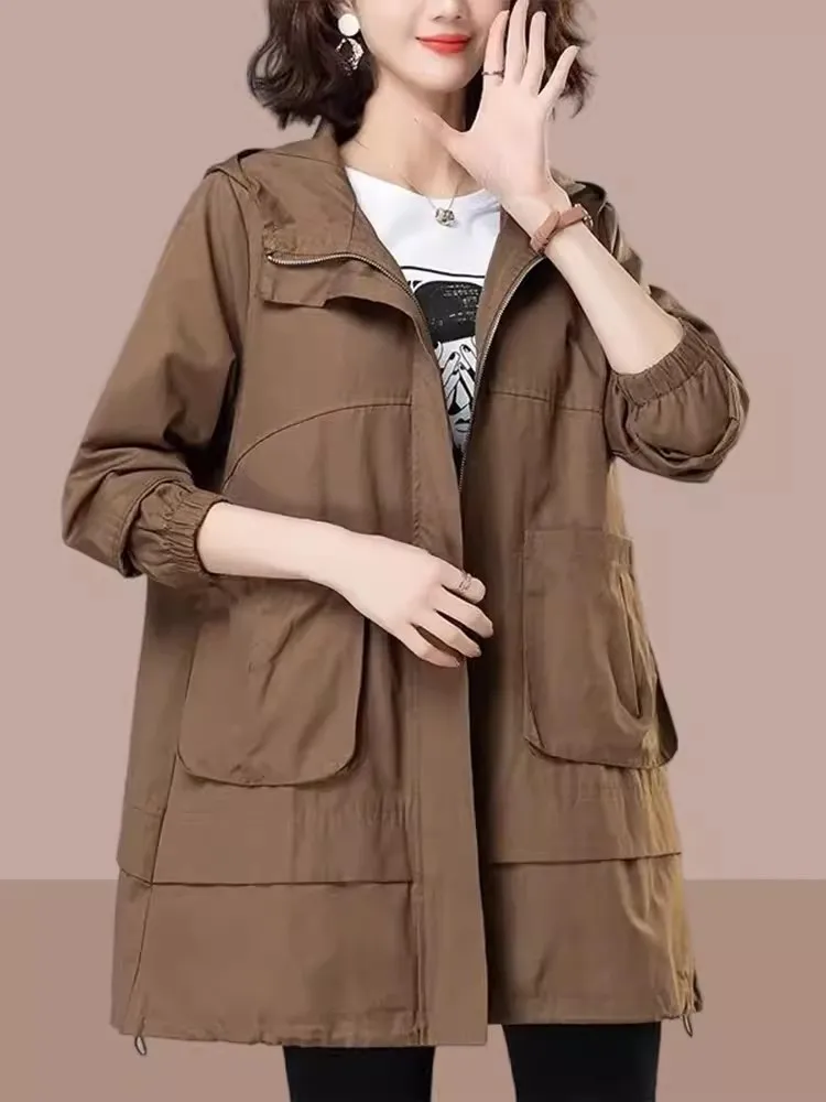 

Стильная женская осенняя куртка средней длины с капюшоном в корейском стиле, свободного кроя, с пуговицами, однотонная, стройнящая и омолаживающая