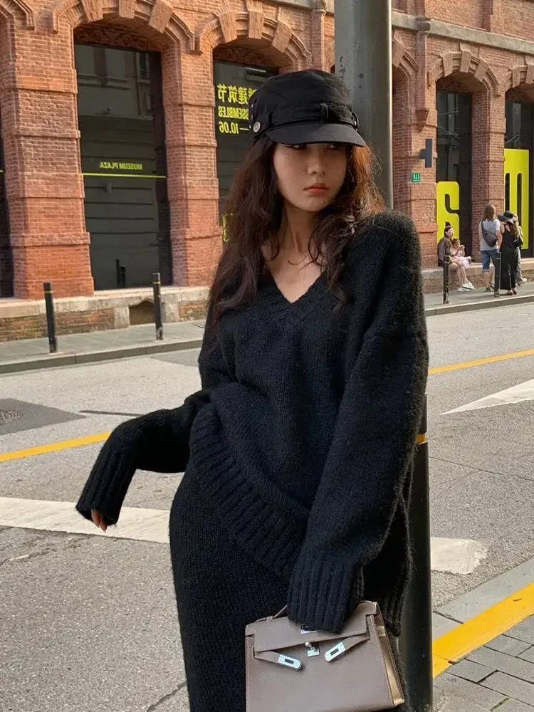 

Lazy Style Sweater Set Skirt for Women's Autumn and Winter V-neck Pullover Knitted Sweater Top Half Skirt Fashion Two-piece Set