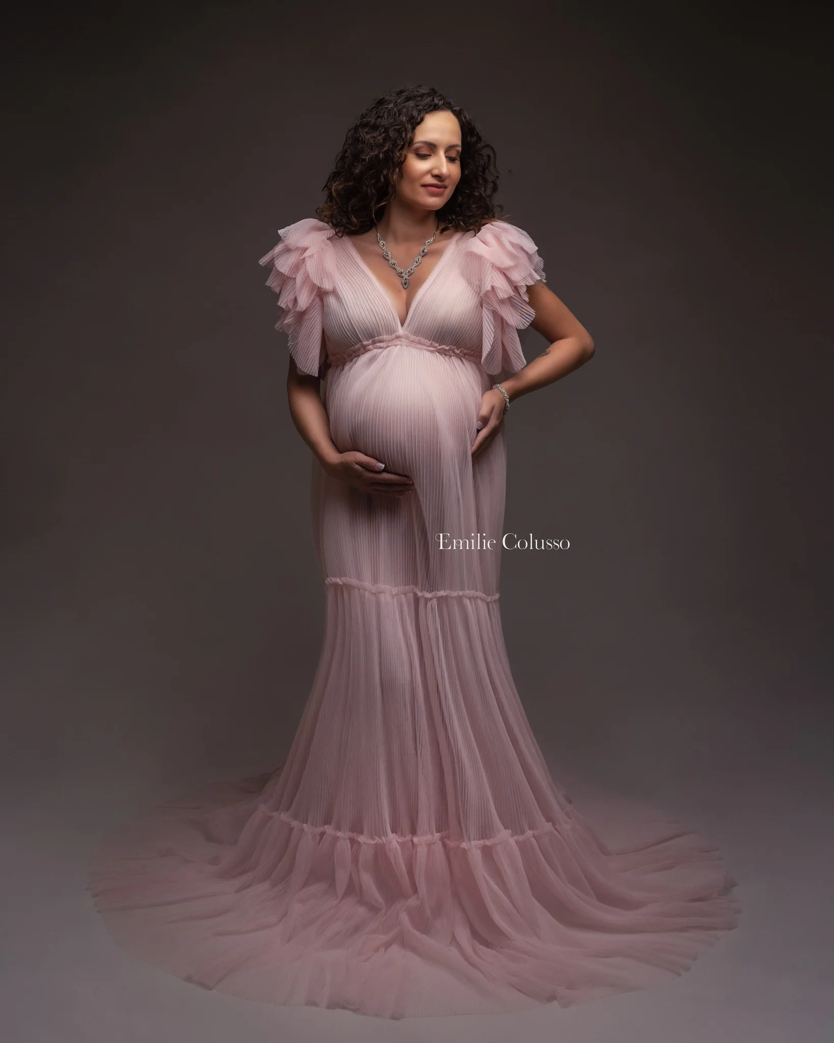 かわいいプリーツチュールマタニティ写真撮影ドレス V ネックピンク妊娠ドレスベビーシャワードレスカスタムプリーツマタニティドレス