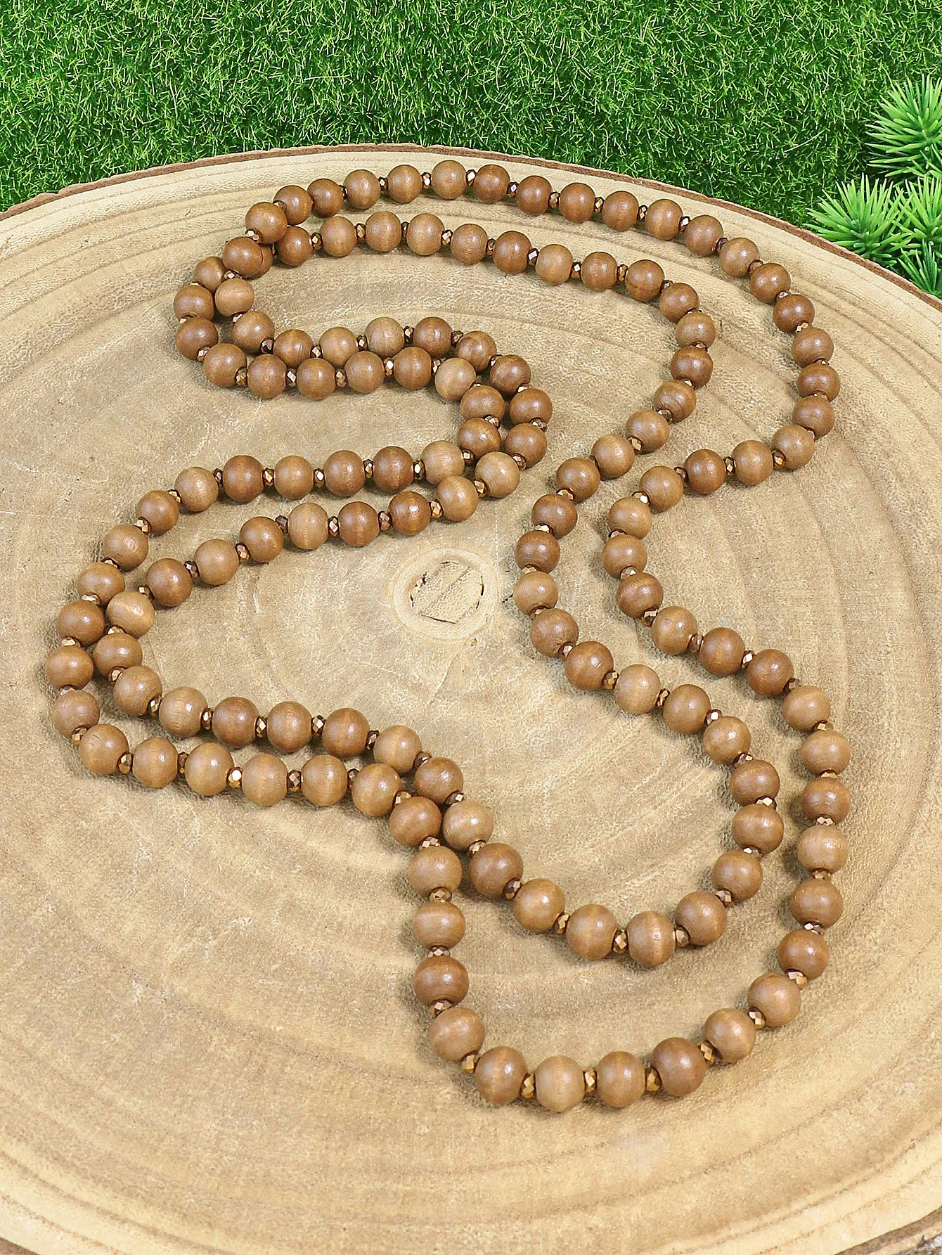 Vintage Minimalist  Fashionable Square Style And Temperament Type Long Wooden Bead Necklace With A Neutral Style