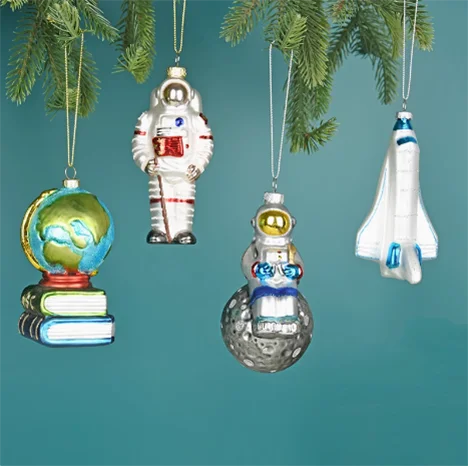 ornamentos-pendurados-da-serie-espaco-pintura-de-vidro-globo-de-astronauta-aviao-poquer-balao-de-ar-quente-decoracao-de-pingente-de-arvore-de-natal