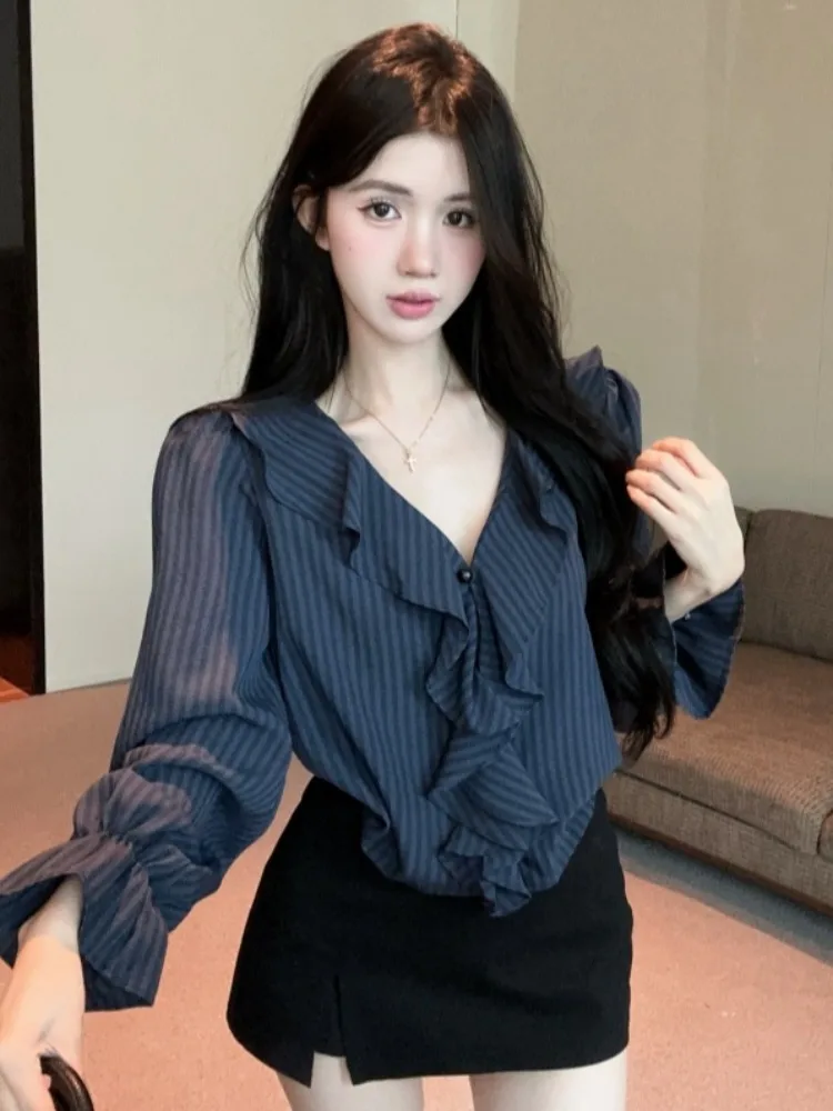 

Stunning Ruffle Hem V-Neck Striped Long Sleeve Shirt Women's Spring Summer New Fashion Unique Design Bell Sleeve Top