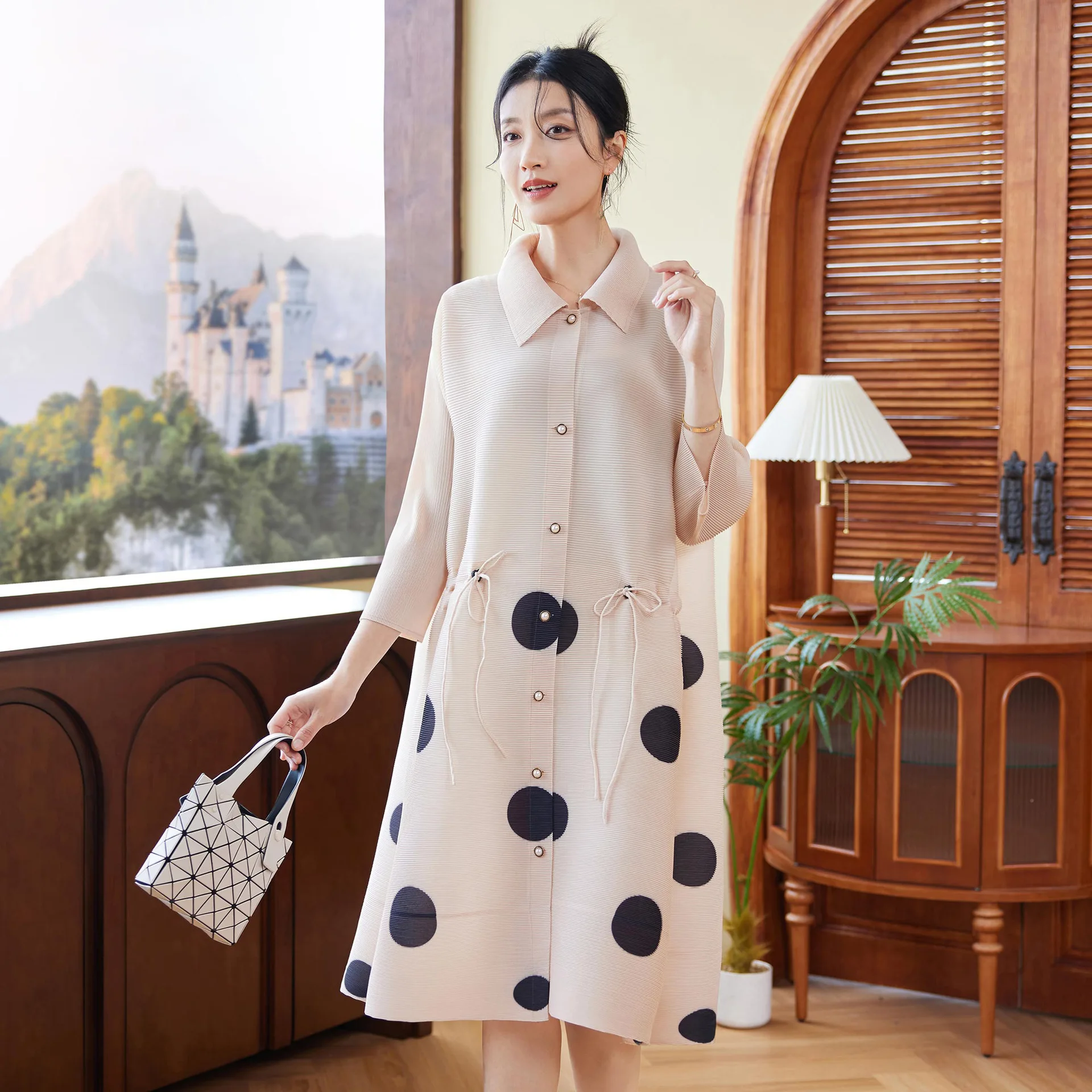 Miyake Pleated Dress Women\'s 2024 Spring New Fashion Polka Dot Print Lapel Mid-sleeve Loose Large Size Elegant Cardigan Dresses