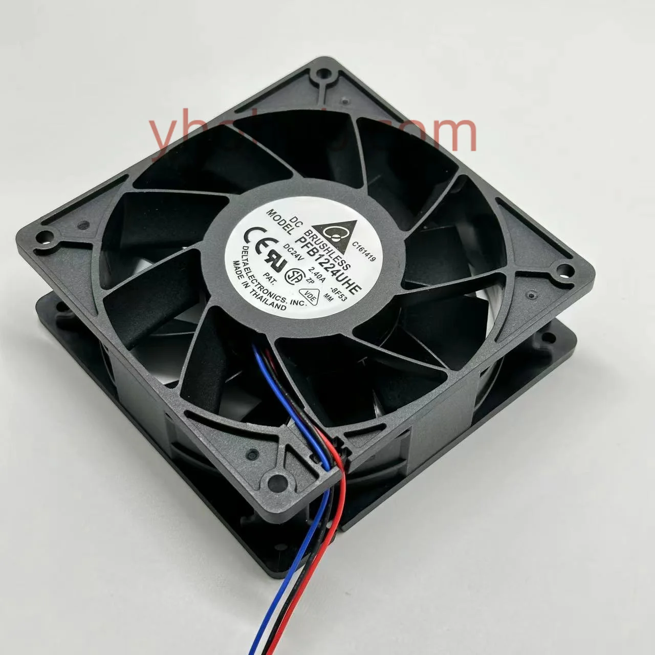 Delta Electronics PFB1224UHE DC 24V 2.40A 120x120x38mm 3-Wire Server Cooling Fan