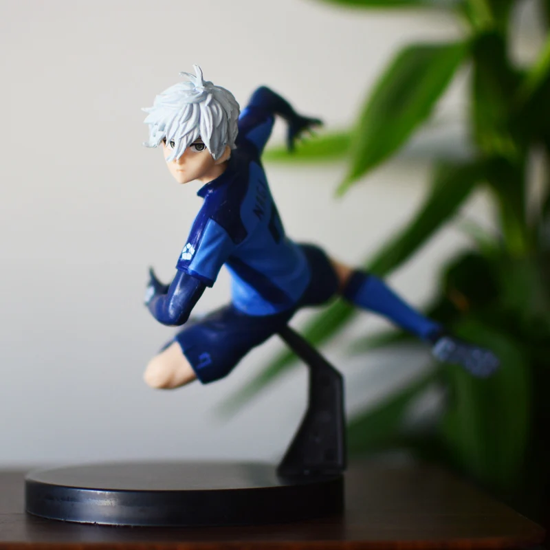 

Blue Lock Nagi Seishiro 14cm PVC Figure Volley Shot Signature Pose Anime Action Figure Collectible Model Toy Gift
