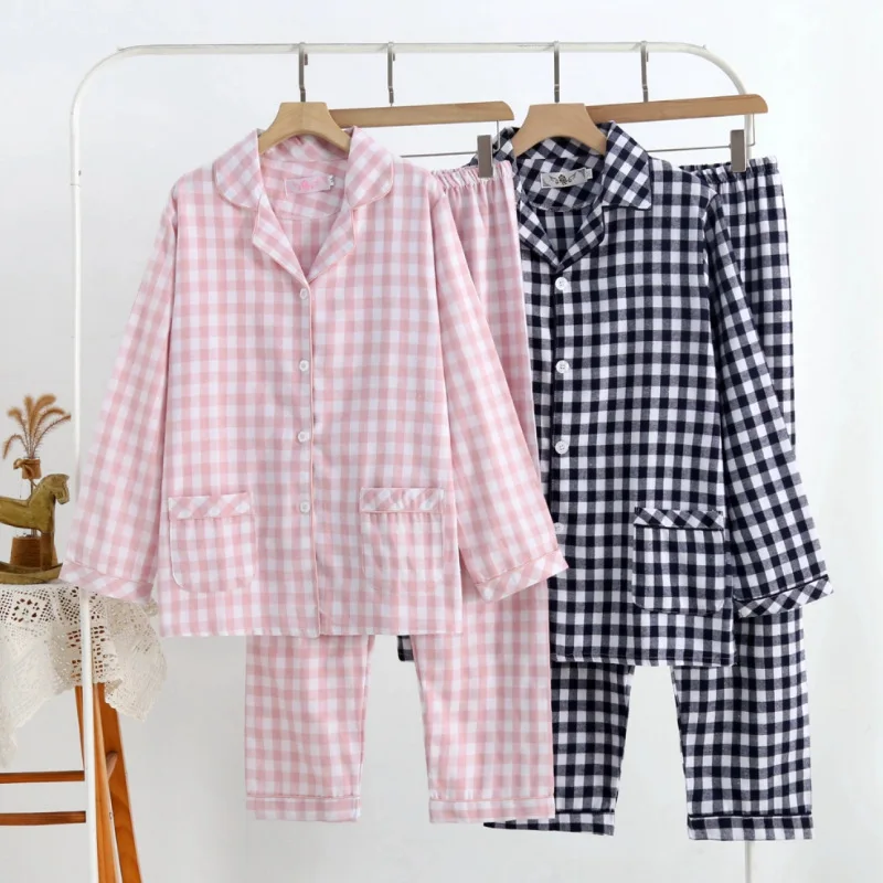 طقم بيجامة للزوجين لربيع وصيف 2025 100% قطن طبقة مزدوجة شاش للرجال والنساء طقم منقوش ياباني بأكمام طويلة غضب منزلي