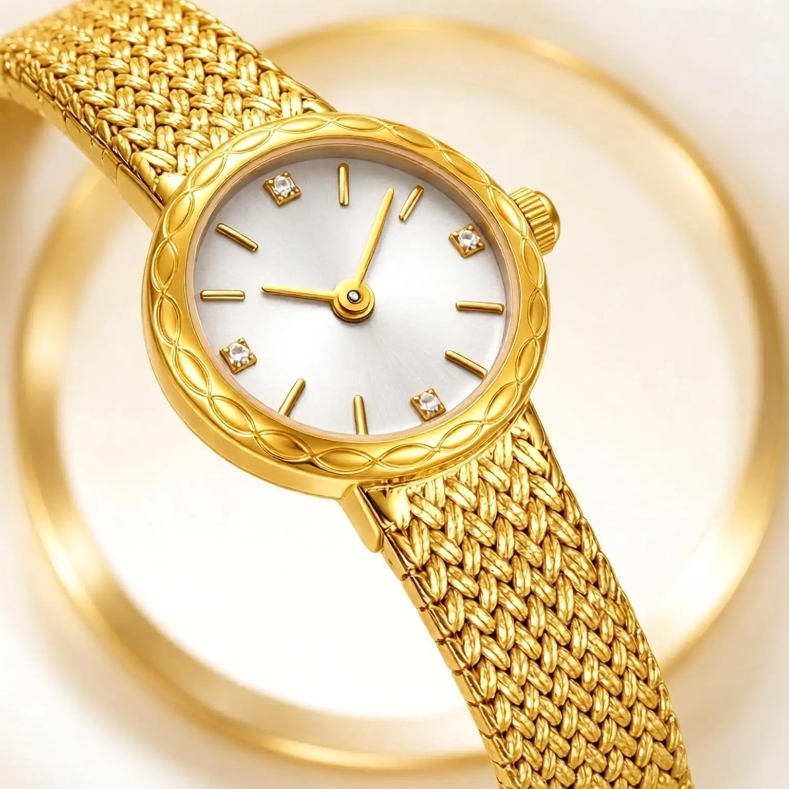 Women Quartz Wristwatch Minimalist Round Ladies Watch Braided Metal Bracelet with Fold Clasp Elegant Solid Plain Dial Wrist Watc