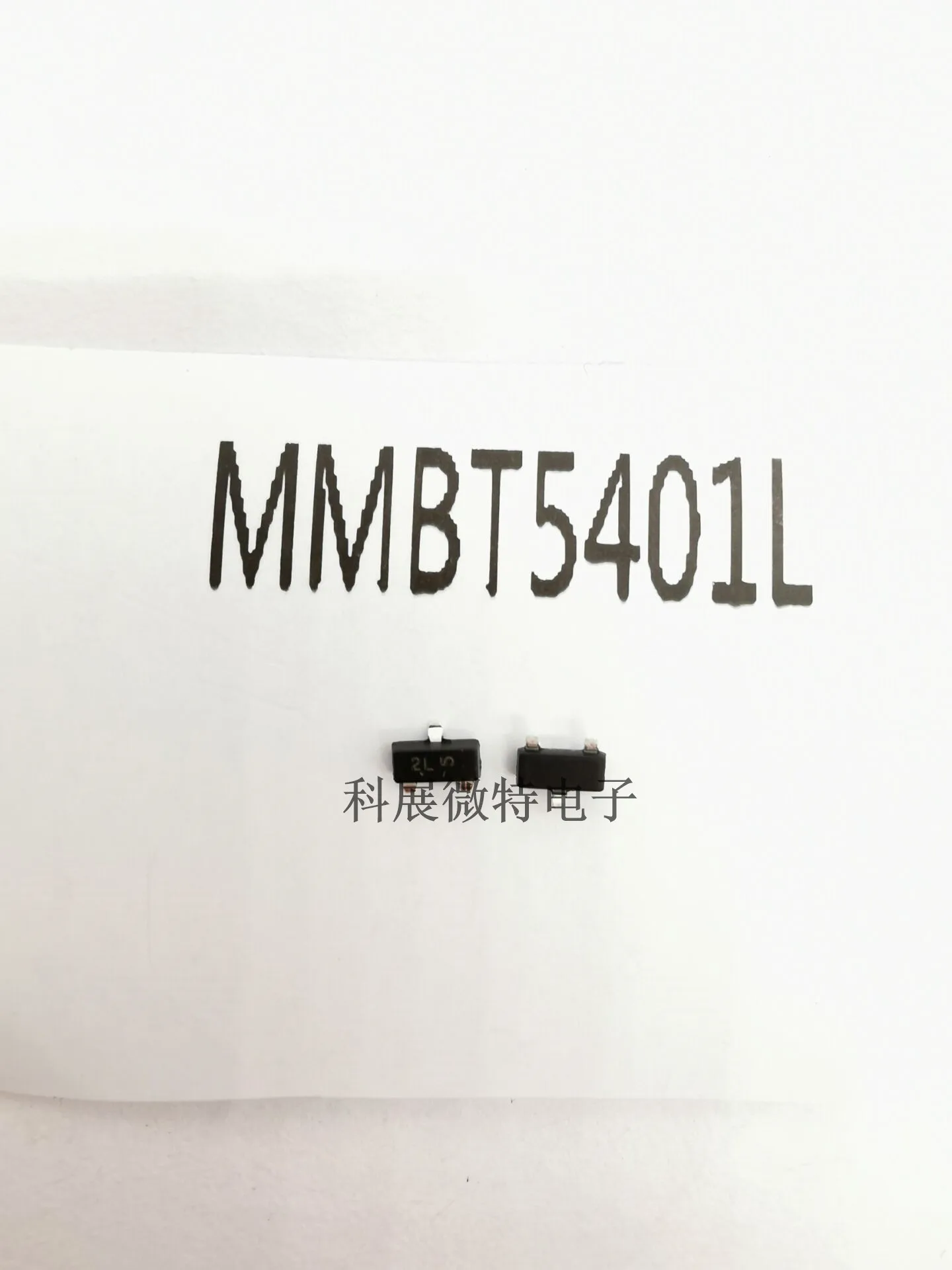 Chip MMBT5401 Mark: 2L SOT-23 LRC chip terintegrasi asli baru