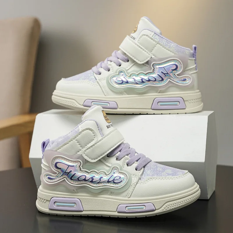 

Спортивная обувь для девочек с водонепроницаемым кожаным верхом. Осень 2022. Новый стиль. Универсальные детские кроссовки средней высоты. Повседневная мягкая подошва.