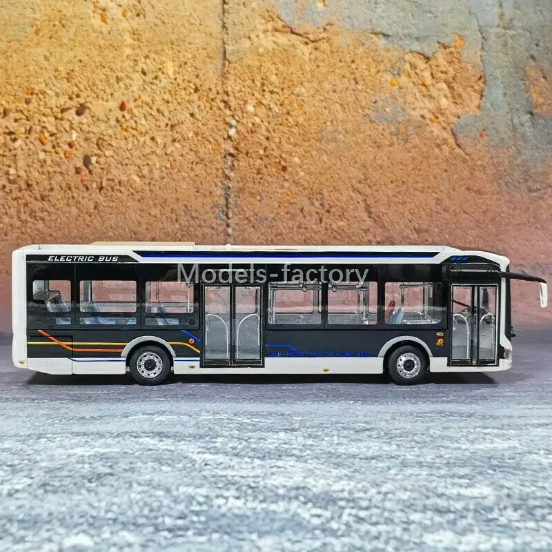 1/42 Per Zhongtong City Bus LCK6126EVGRA1 Bus elettrico puro Diecast Modello di auto Collezione di regali Display Metallo, plastica, gomma