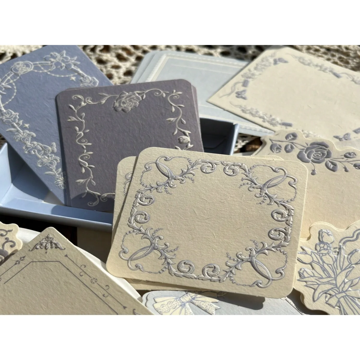 

30 Sheets Retro Relief Letterpress Specialty Paper Thick Notepad Paper With Lace And Bow Design For Ins Simple Style Journal Dec