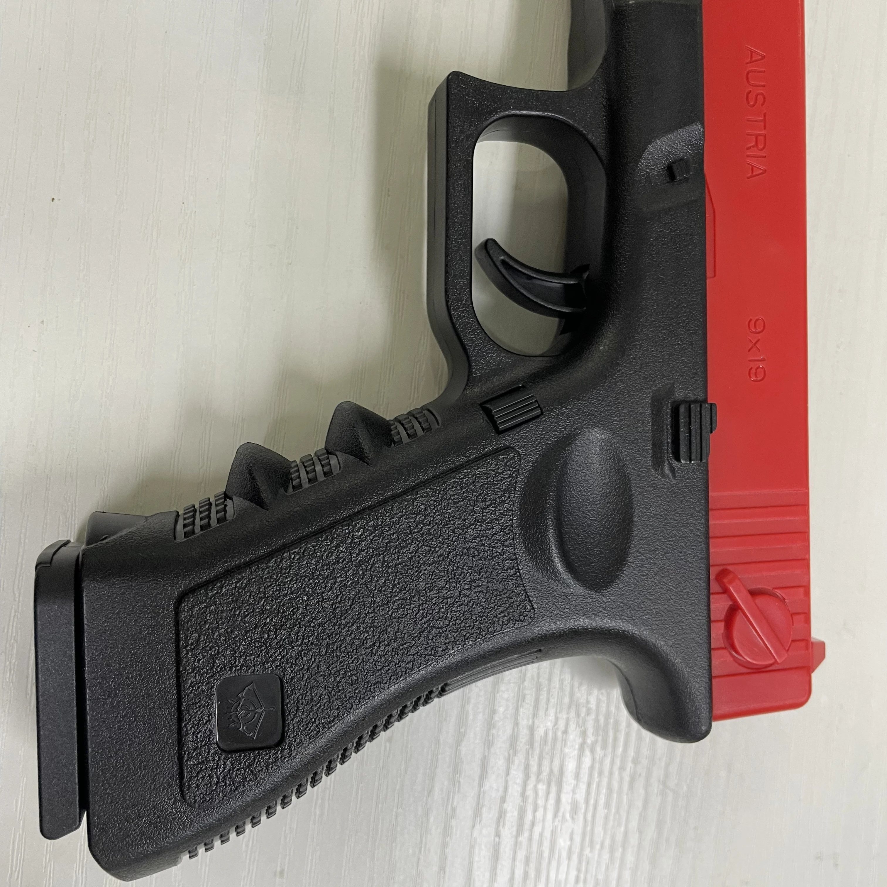 ที่ว่างเปล่าโกดังแขวน G17 นาฬิกา Bullet ปืนภายใต้โหลดเด็กจําลองการฝึกอบรมของเล่นมือปืนขนาดเล็ก