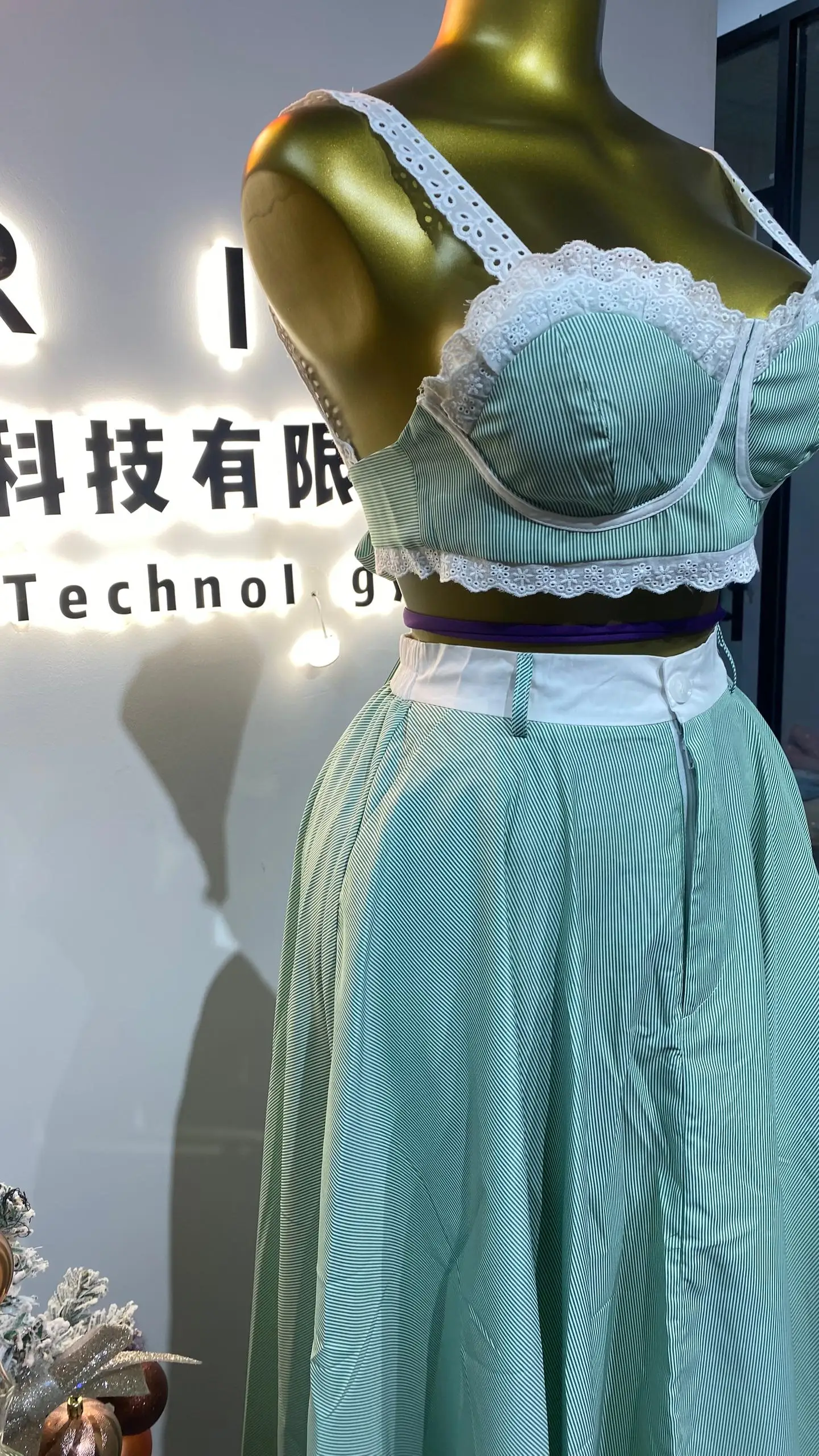 

2025 Summer Fashion Women's Lace Trimmed Blue and White Striped Suspender Skirt Set 2-Piece Set-GZMM023