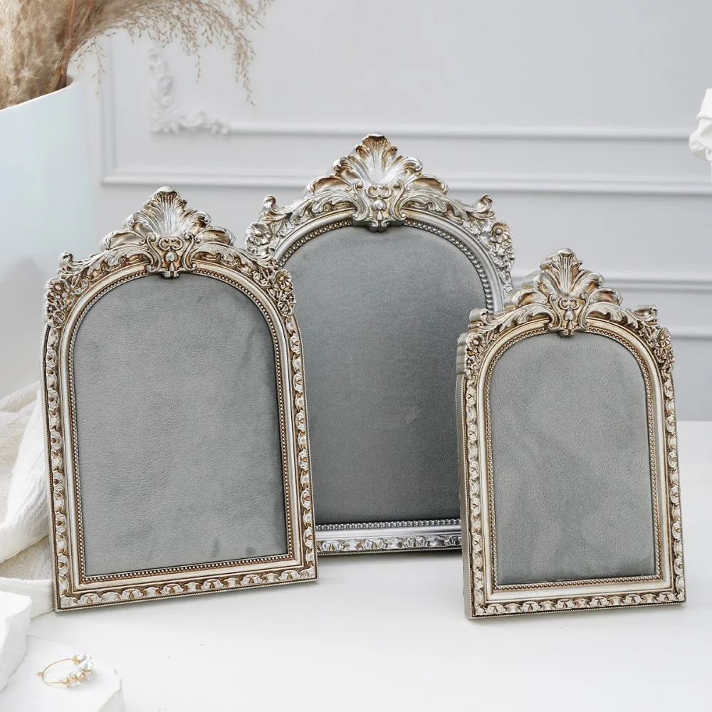 Velvet Lining Jewelry Display Stand Resin Three-dimensional Pattern Necklace Display Holder Gold Pattern Flannel Lining