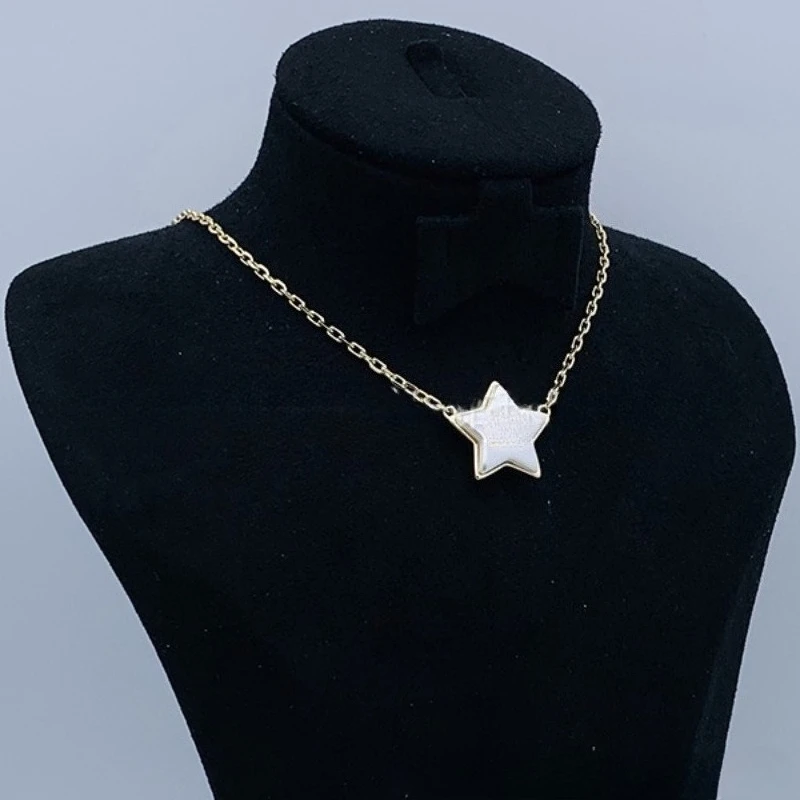 

Новое роскошное ожерелье 2025 года. Изысканный кулон премиум-класса, подходящий для всех видов великолепных случаев.