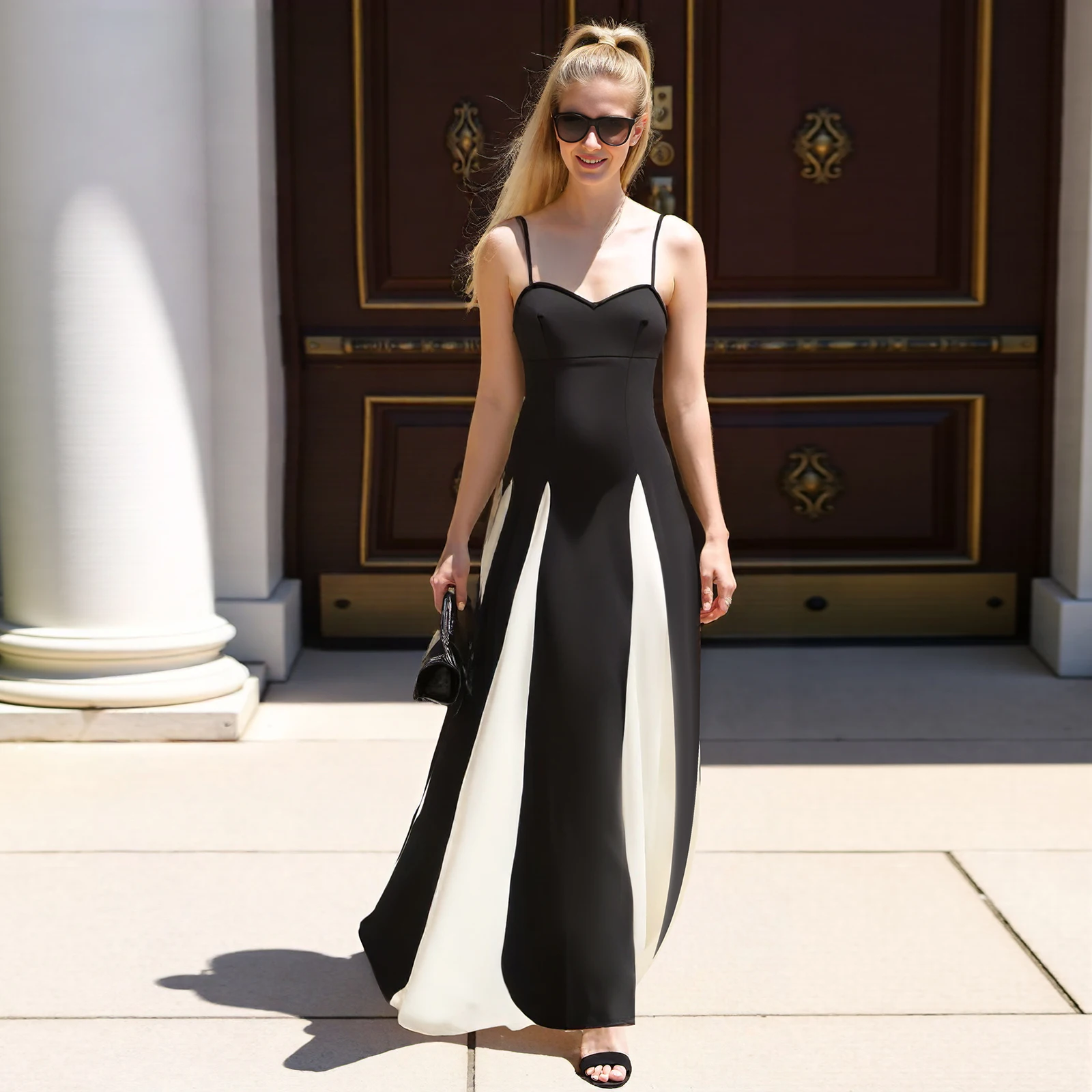 新しいファッション女性スパゲッティストラップドレスコントラストカラー流れる裾恋人ネックノースリーブバックレスキャミロングドレスSML