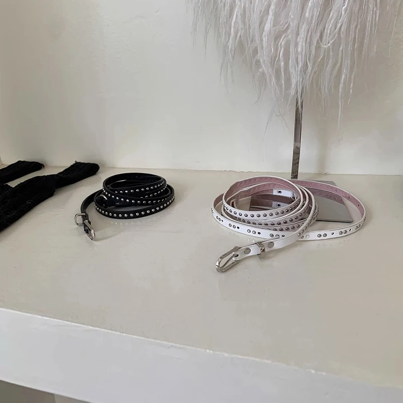 Y2K الشرير برشام الجلود مزدوجة رقيقة حزام النساء الرجال بولي Black أسود أبيض حزام الخصر العصرية حزام الجينز تنورة الديكور