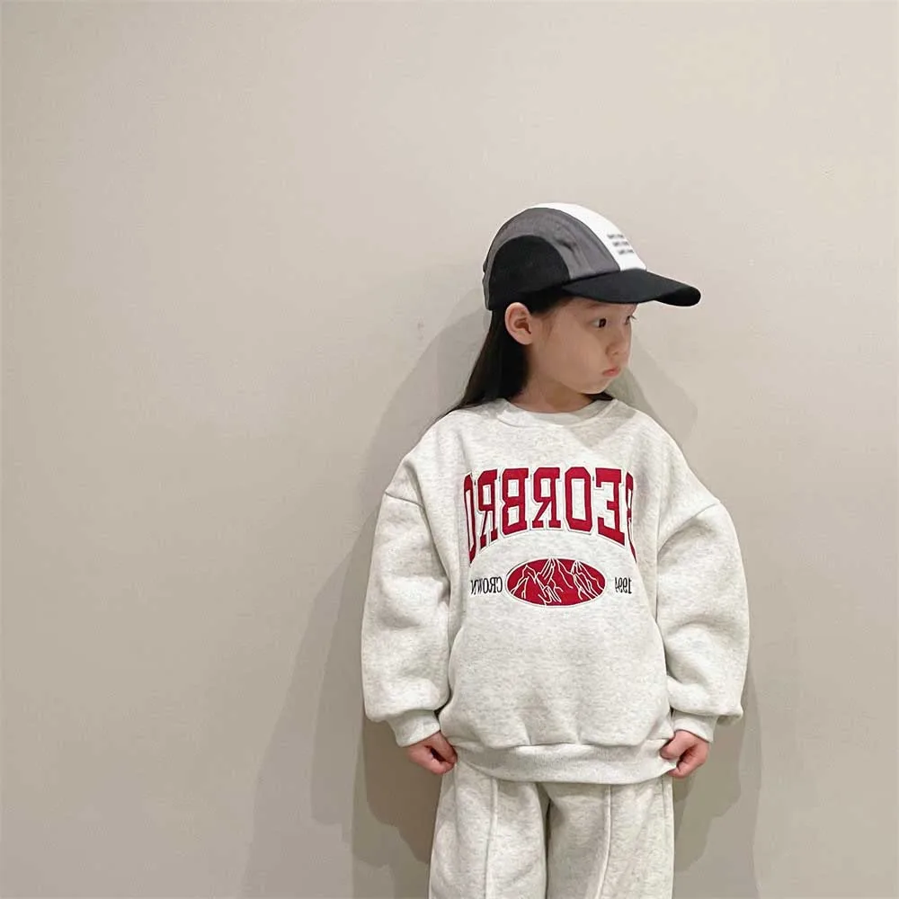 Girls\' Clothing Set Autumn New Letter Embroidered Sports Sweatshirt+fashionable Sweatpants 2-piece Set for Children Clothes Suit