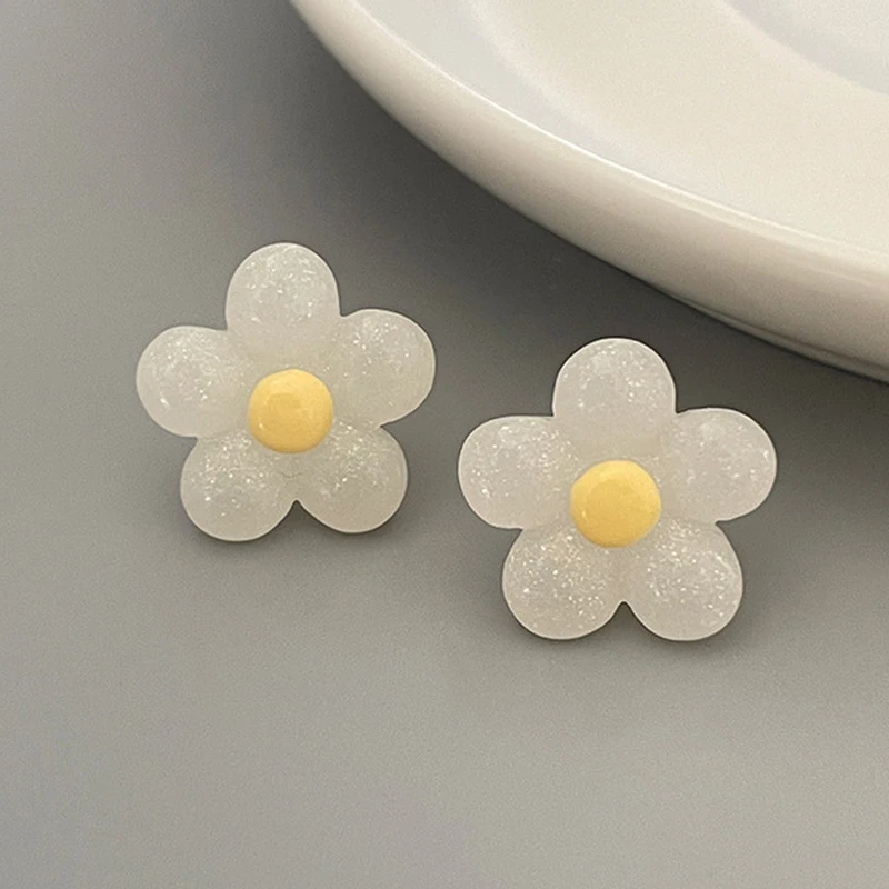 Cute Flower Stud Earrings White Yellow Acrylic Blooming Flowers Earrings Sweet Party Jewelry for Women Accessories Gift