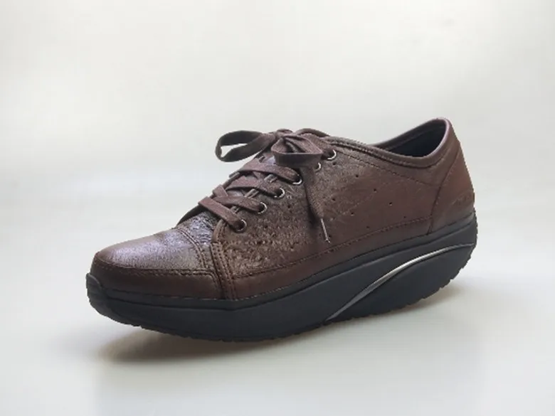 

Новые мужские слипоны из натуральной кожи, повседневные, функциональные, с перфорацией, спортивные, с круглым носком, на резиновой подошве