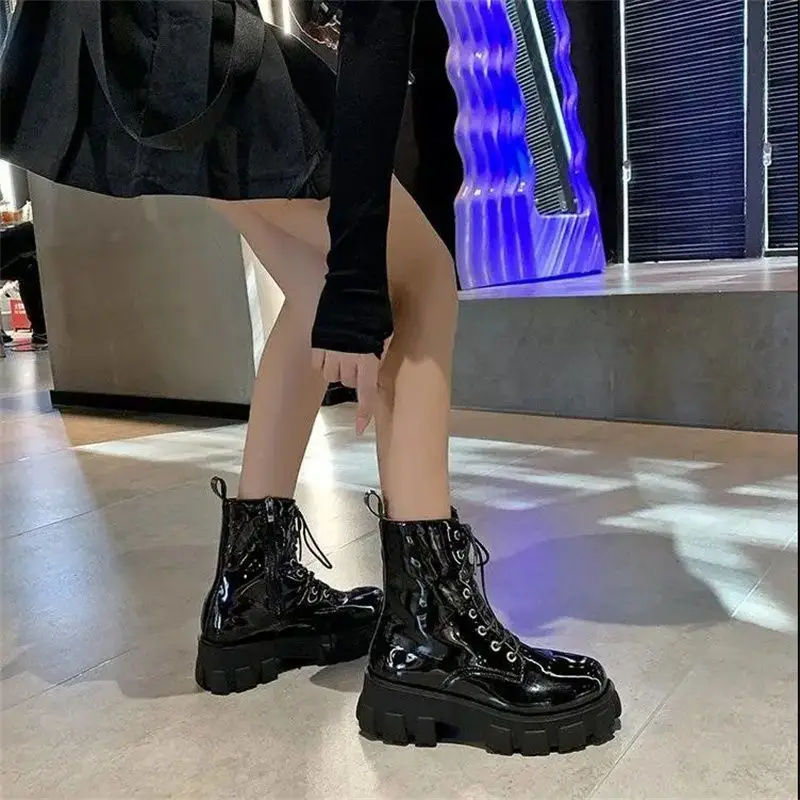 Damskie botki Combat Platform Punk Style Leather Sexy Booties Footwear Chunky Short Shoes for Woman Black with Lace Biker