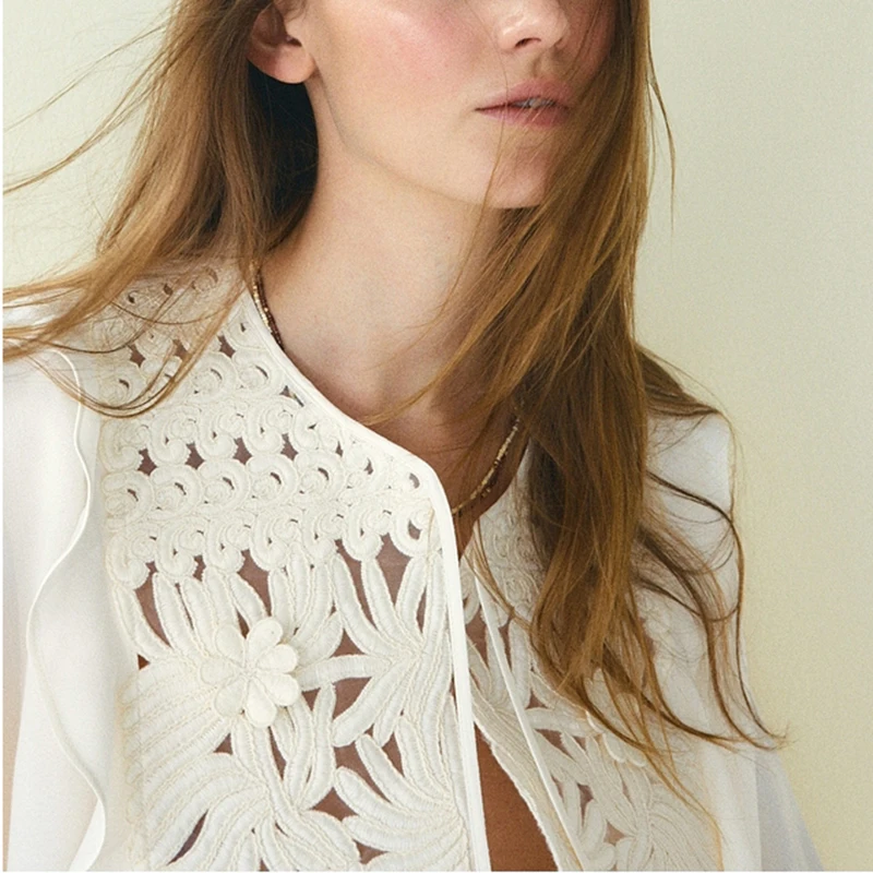 Faionable الجوف خارج المطرزة irt جديد وصول ملابس نسائية خمر Sle الأعلى للشابات الذين تتراوح أعمارهم بين 8-25 الخريف 2025