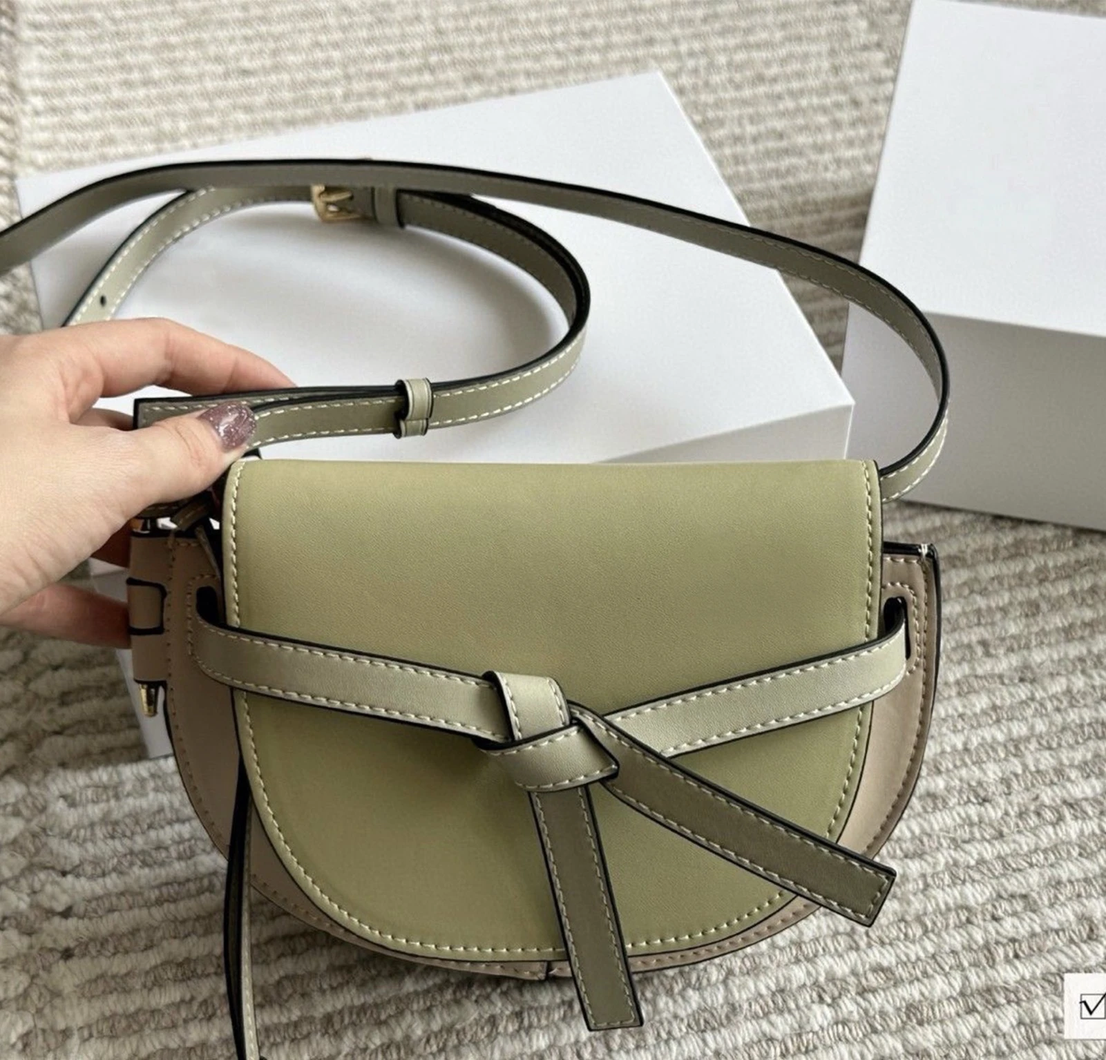 

Embroidered Dumpling Bag Saddle ape Single oulder Crossbody Women's Bag Faionable Ele Pure Color Versatile Saddle P...