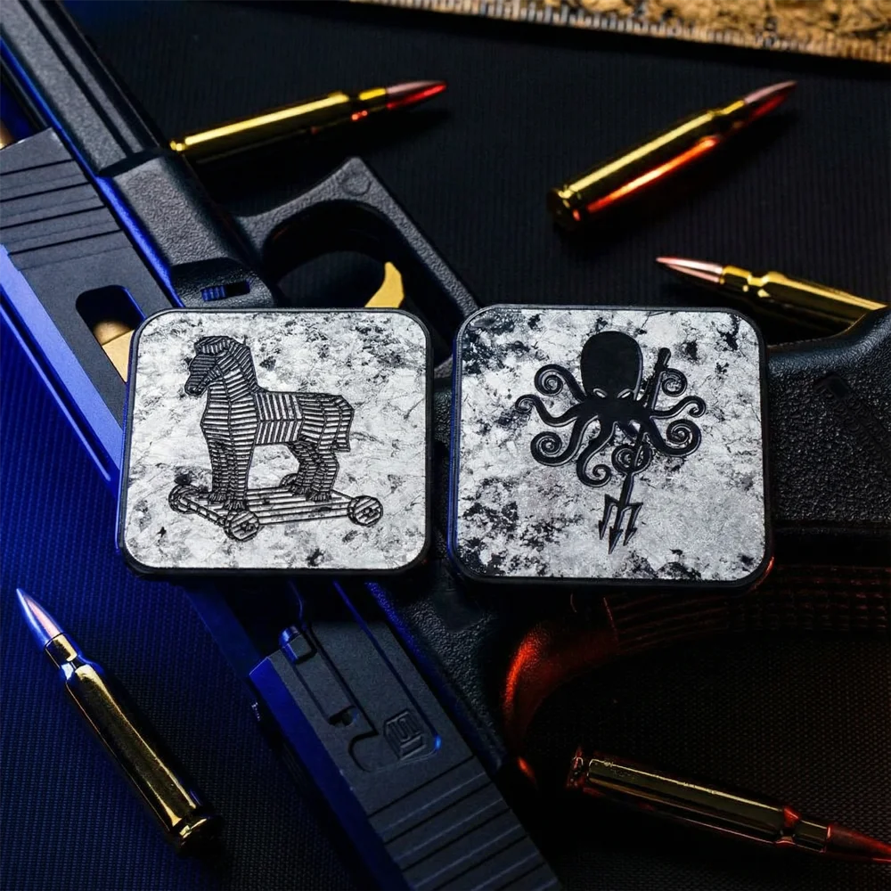 

Tactical Octopus Trojan Carbon Fiber Patch with Inlaid Silver Square DIY Applique for Clothing And Backpack Decoration