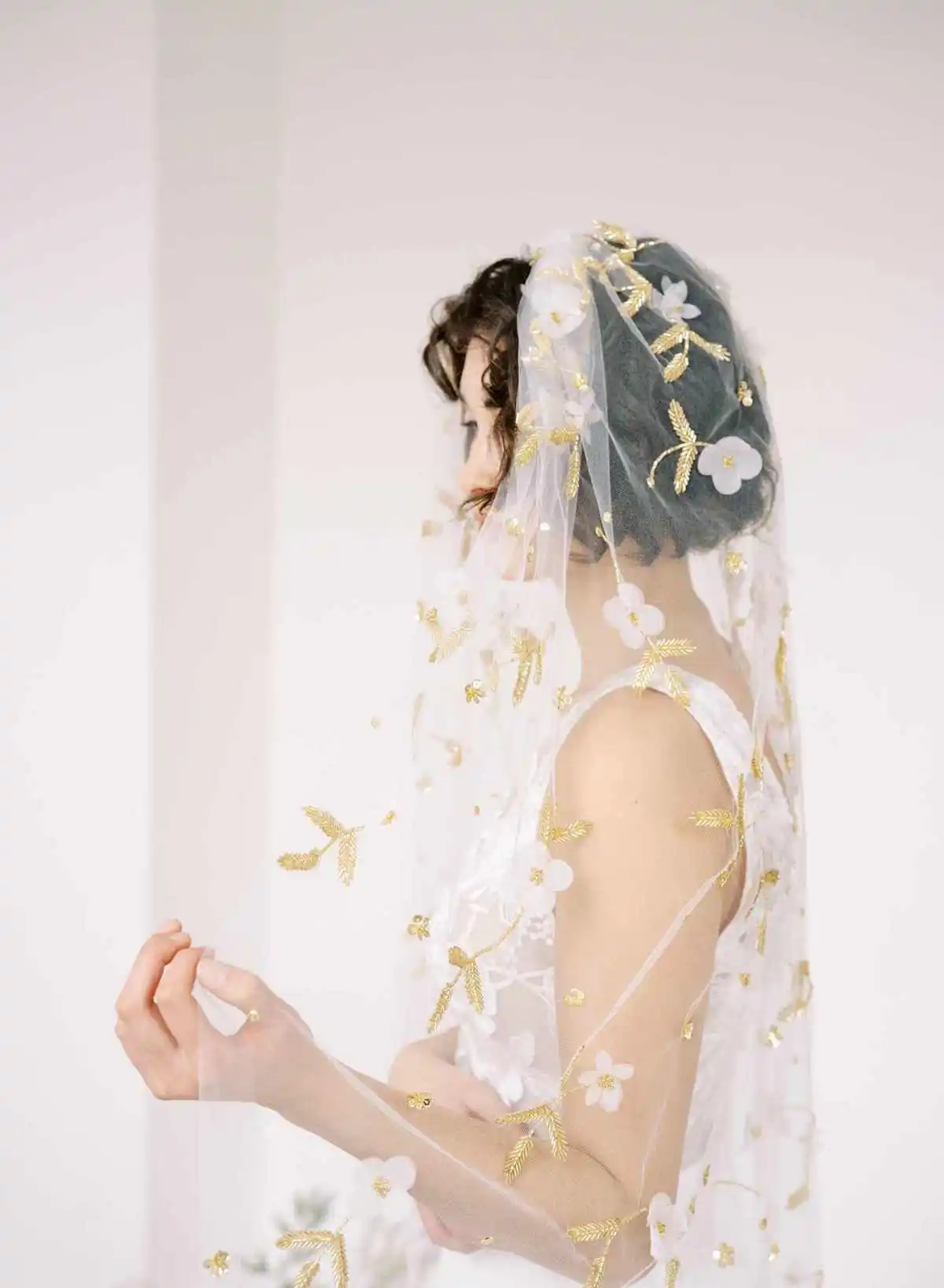 الأميرة يزين الحجاب الزفاف 3M طول الكاتدرائية طبقة واحدة لينة تول حجاب الزفاف مع مشط اكسسوارات الزفاف حسب الطلب