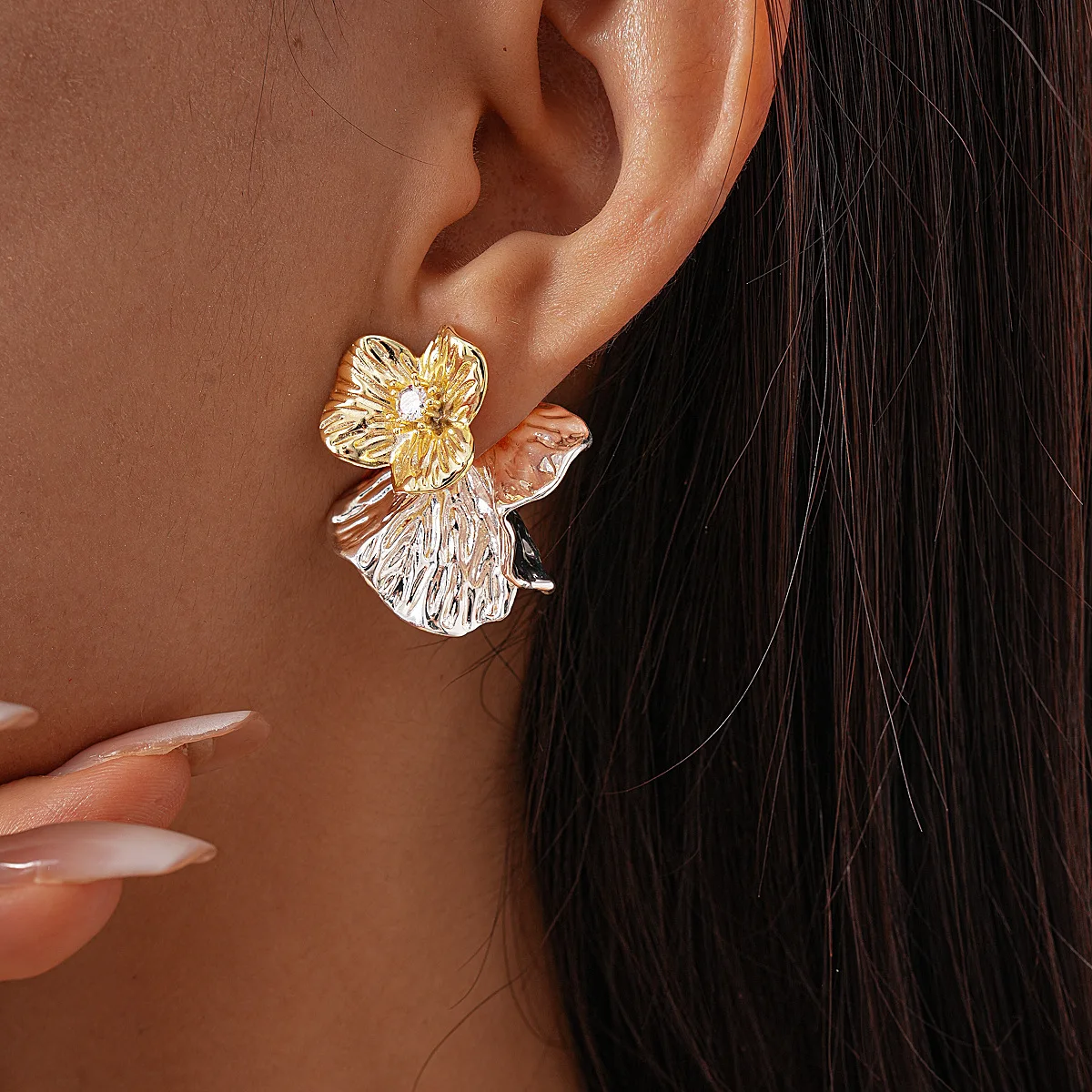 اللون كتلة مطوي المعادن قرط صغير زهري للنساء الأزهار مطعمة الزركون الأذن ترصيع بيان مجوهرات اكسسوارات الحفلات K1 #5