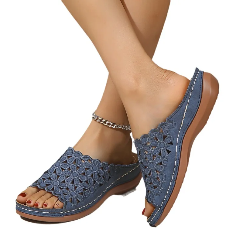 Shoes Big Size On A Wedge Fretwork Heels Woman\'s Slippers Flower Med Low Lady Slides 2024 Girl Summer Soft Casual Concise Rubber